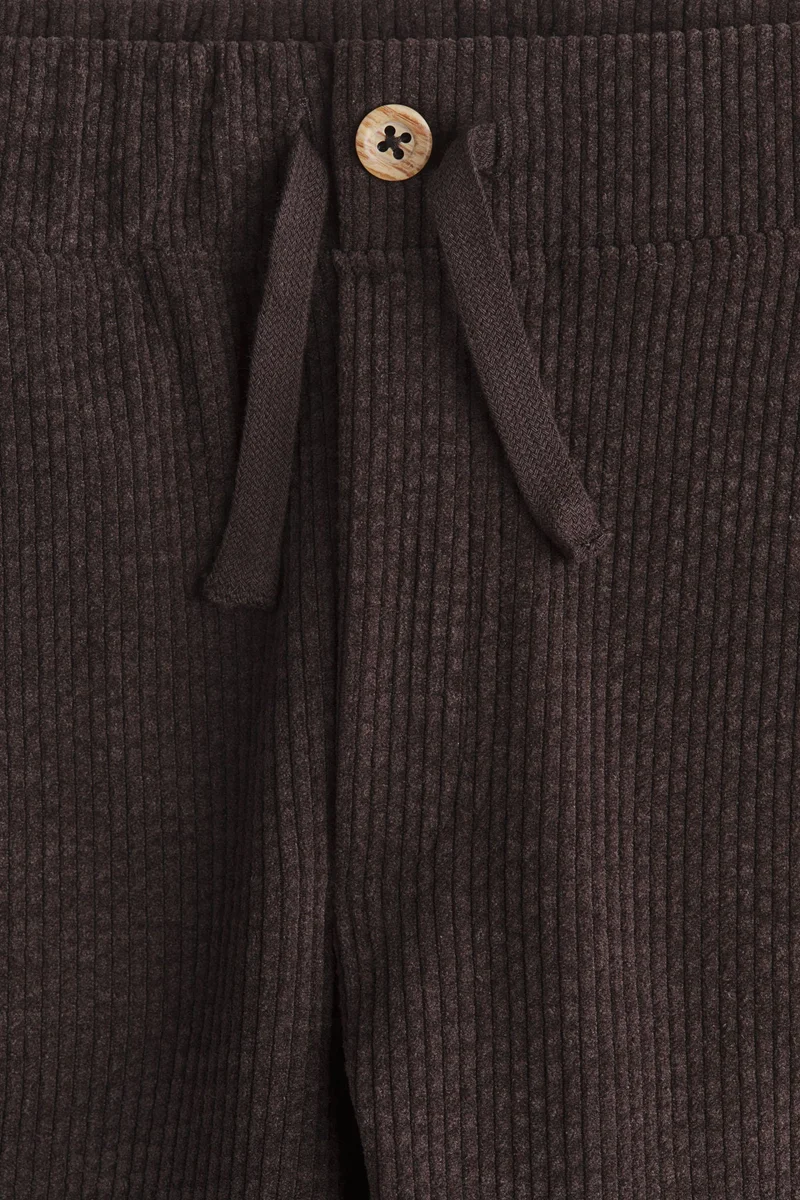 اتش اند ام بنطلون من الفيلور المرن